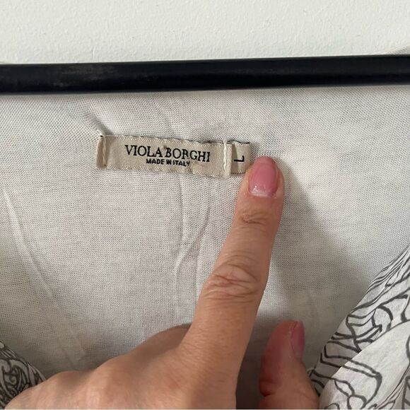 Viola Borghi Italy White Grey Floral Pattern Lined Silk Blouse - Picture 6 of 9